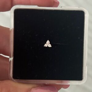 Elegant 14k white Gold Single Helix Clover Stud Earring